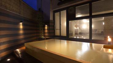 屋外スパ浴槽 / 1