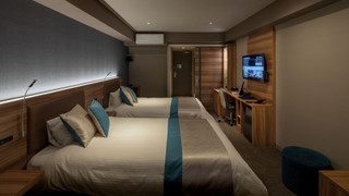 訳ありトリプルルーム (早朝から騒音が発生します)