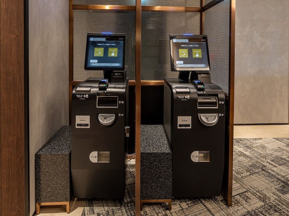 自動チェックイン機