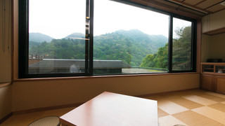 和室 12.5畳 禁煙(マッサージチェアと陶器風呂)