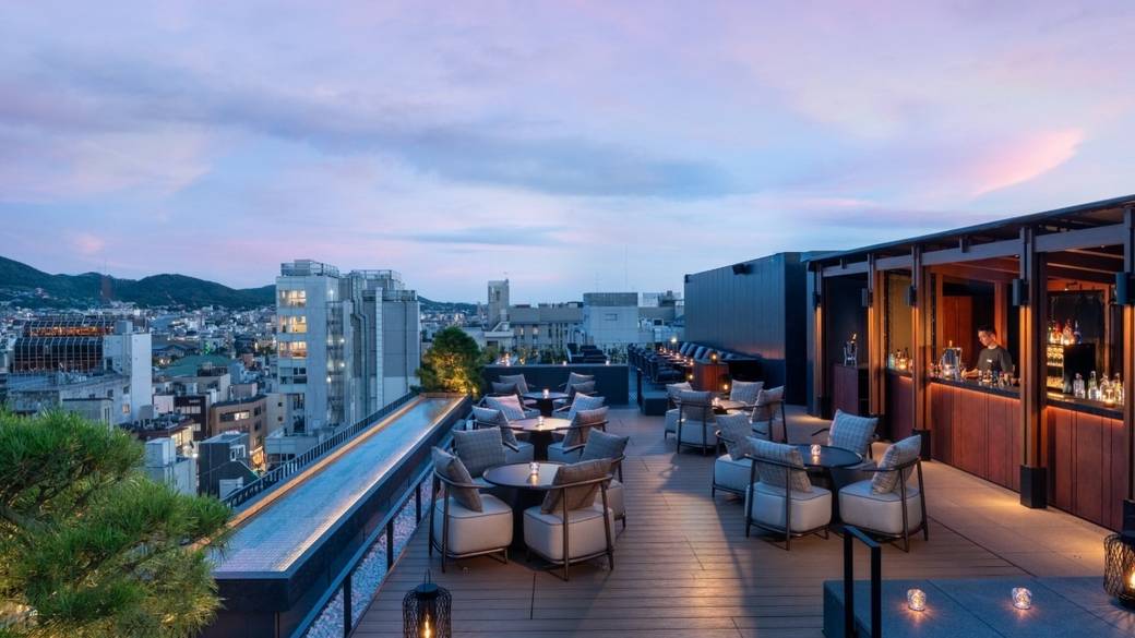 クラウドネストルーフトップバー / 1