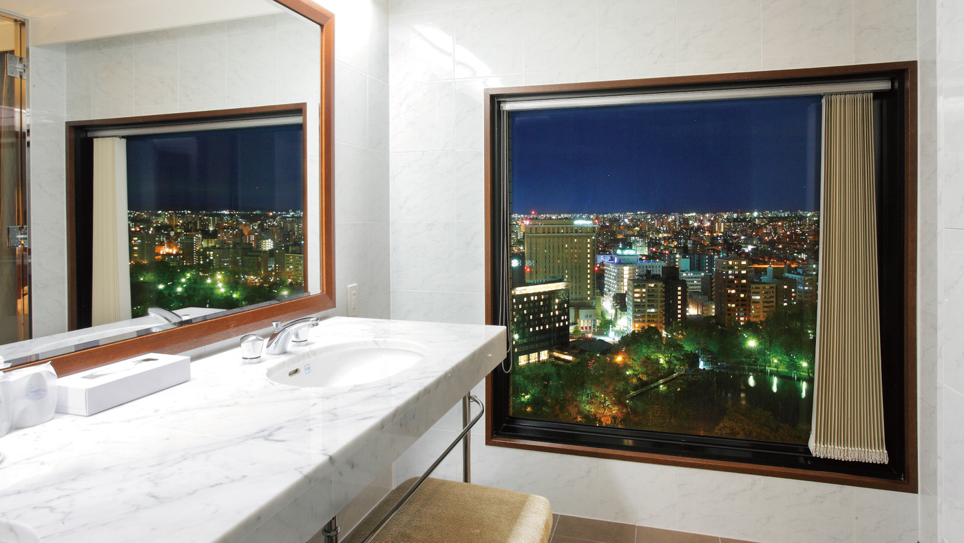 バスルームについ長居してしまいそう!部屋からバスルームから眺める夜景3394040