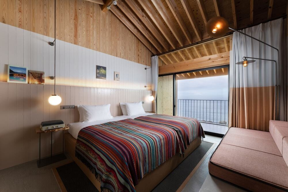 広がる海や空、波の音を全身で感じるリゾートホテル4022787