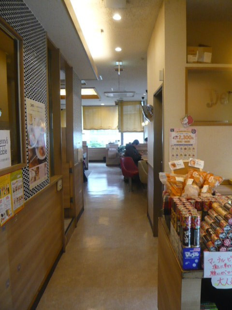 ホテルメッツの入口のレストランです。狭い感じが残念です。