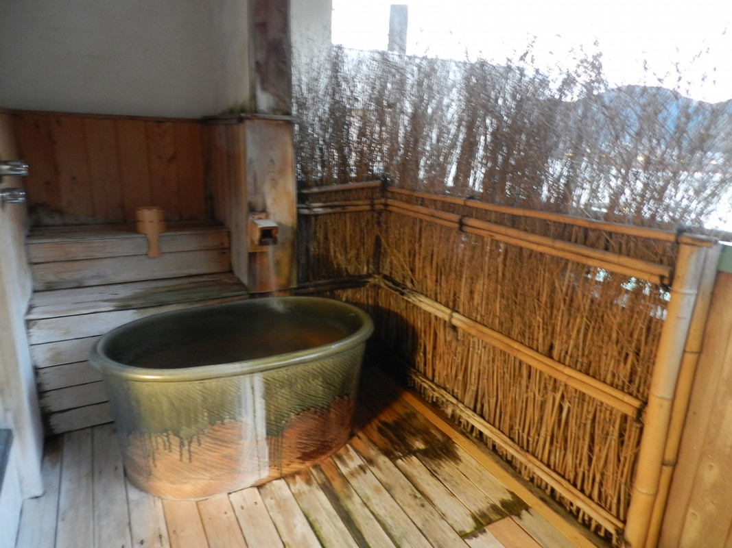 露天風呂付き客室の露天風呂