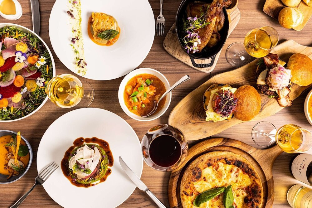 17歳以下まで添い寝無料！ベンツでの送迎など個性的なサービスが充実の宿4574308