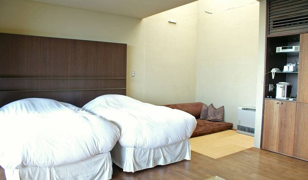 umi-海　畳スぺースと天窓 / 2