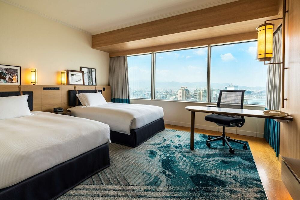 イギリス式、三段アフタヌーンティーをいただくホテル3483882