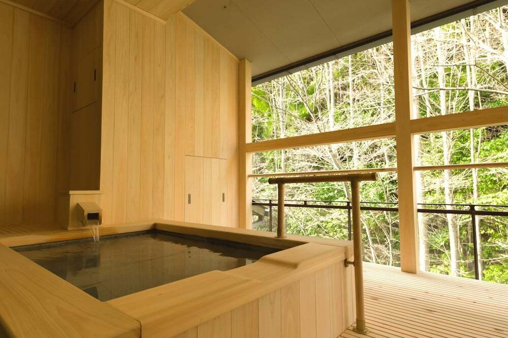 文豪も泊まった緑豊かな宿。“離れ”で心と体を癒す3565854