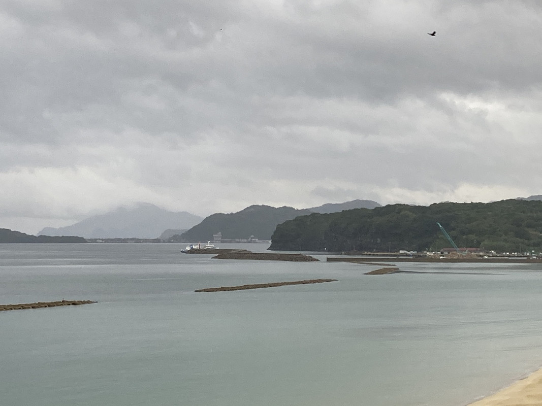 部屋からは近くの島などが見えて良い景色でした