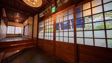 内部エントランス / 2