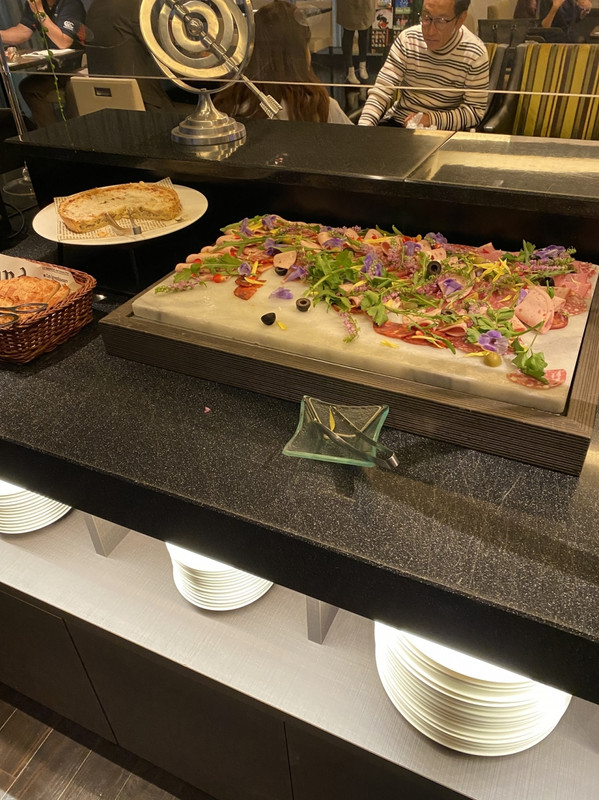 クラブラウンジのカクテルタイム