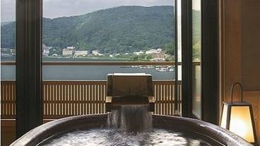 信楽焼の露天風呂 / 2