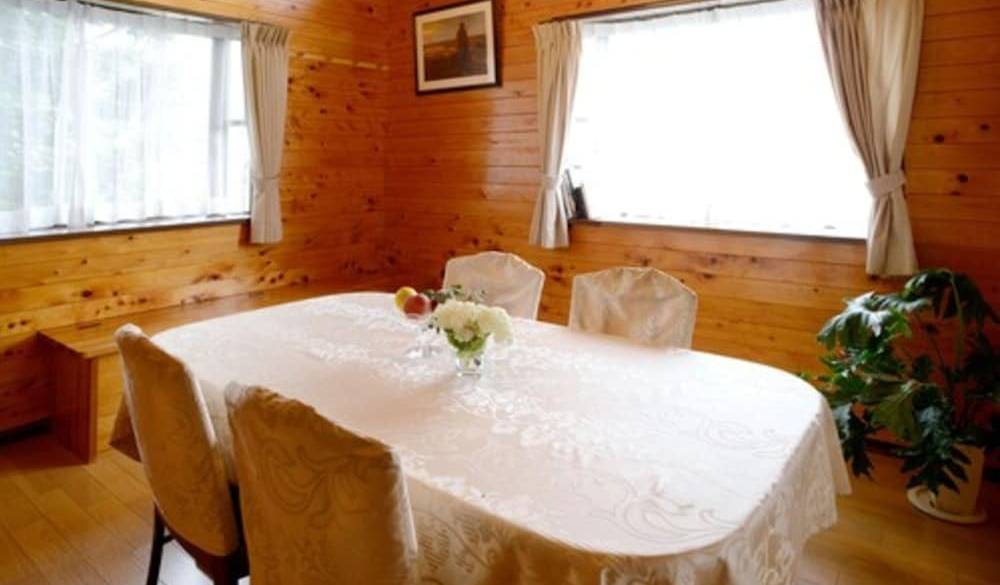 コテージのダイニング例 / 4