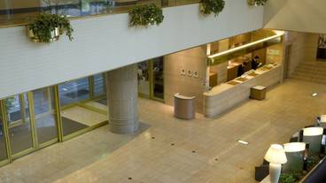 内部エントランス / 2