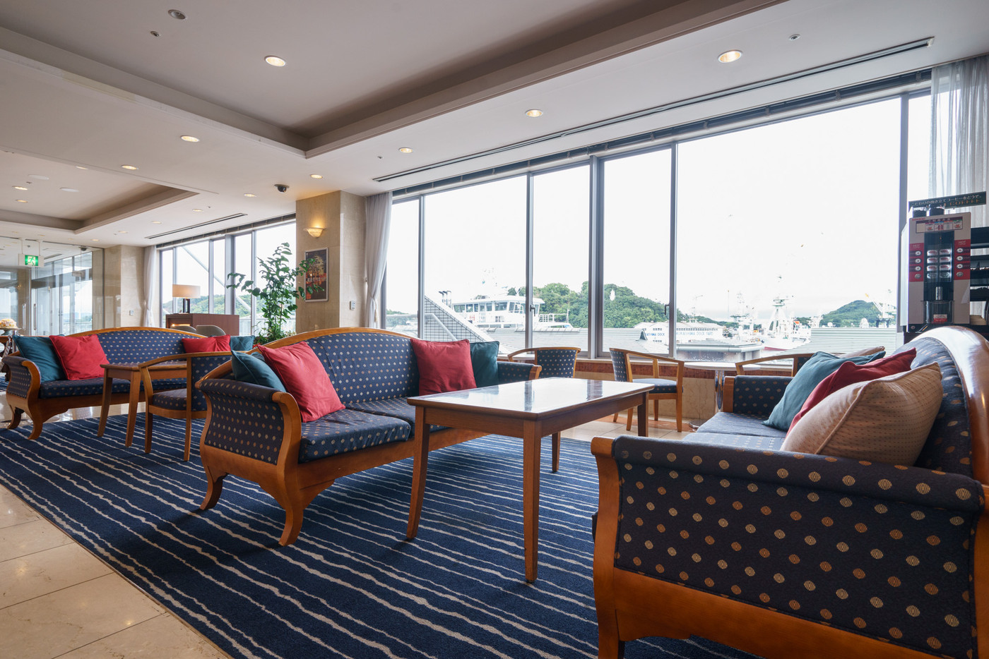 船を眺めながらいただくビュッフェ朝食にワクワク♪3466045