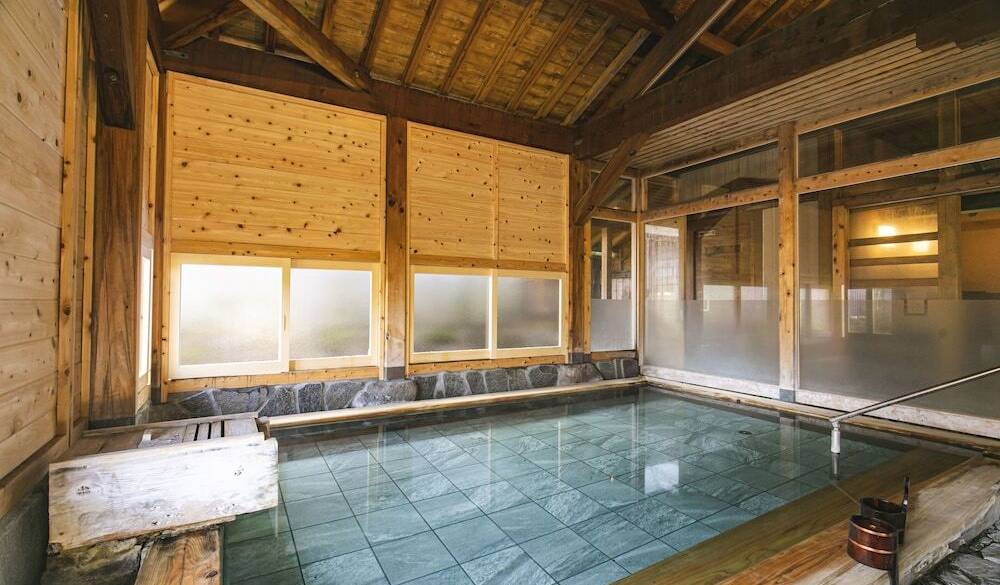 天心の大湯 檜風呂 / 2