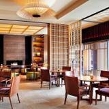 プールにラウンジも
優雅な館内設備 / 3