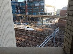 廊下から見下ろした線路