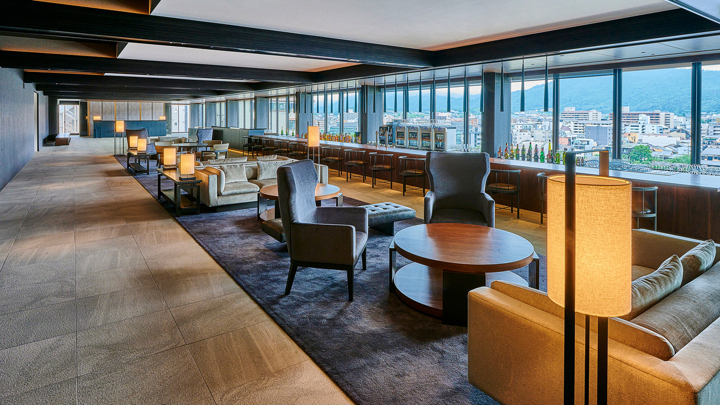 クラシカルなホテルで旅先でもわたしらしく4275322