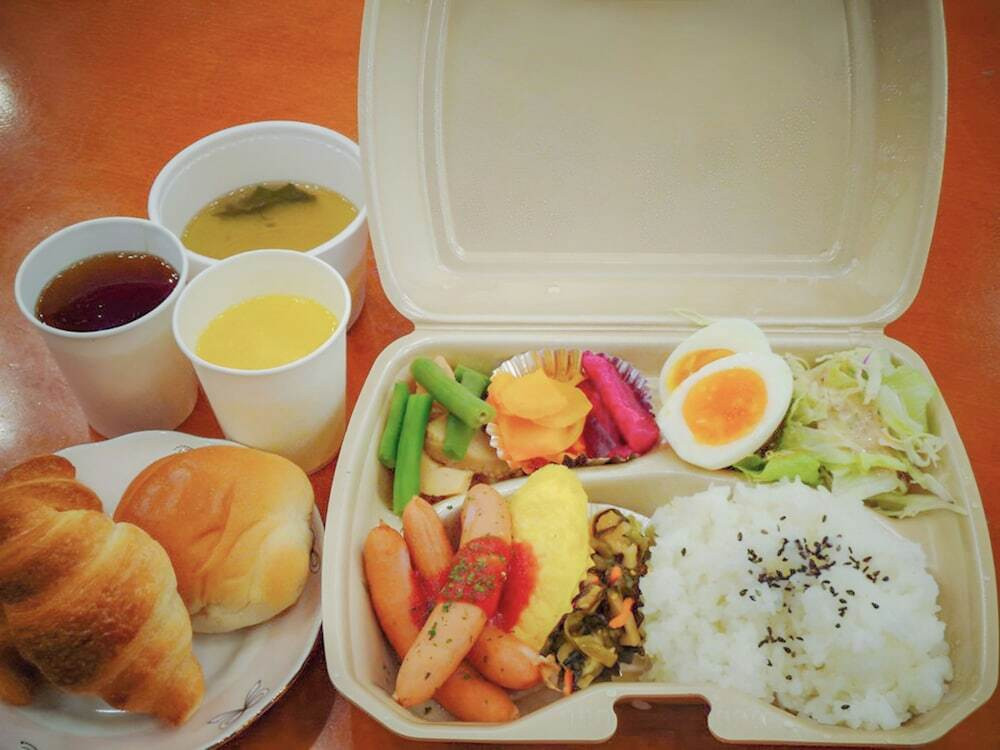 朝食
