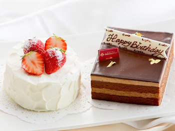 スイーツ好きに嬉しい、2種類のお祝いケーキ4770789