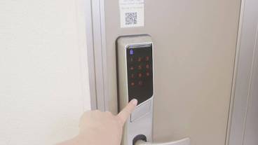 施設の入り口 / 12