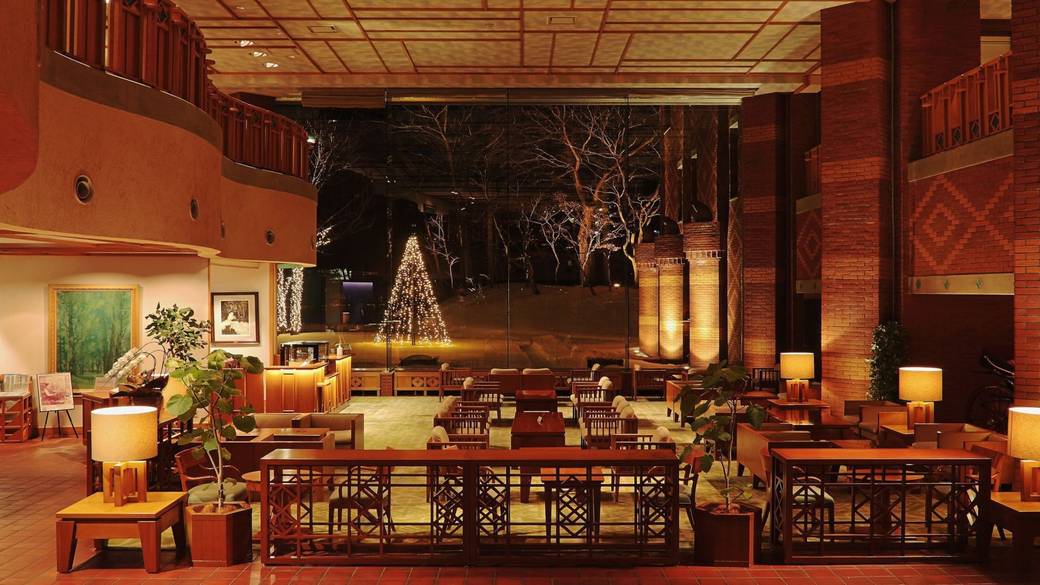 夜のラウンジ / 2