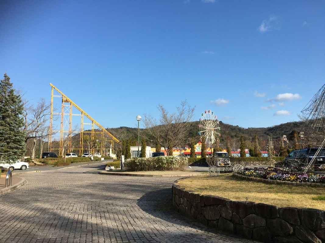 おもちゃ王国の真ん前