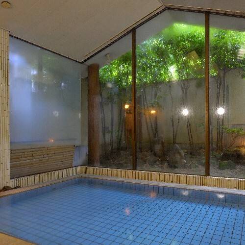 自然に包まれる
朝風呂ですっきり / 3