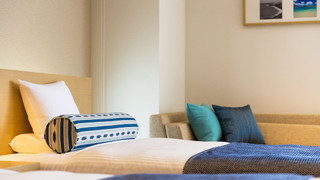 デラックス 4 人部屋 (シングルベッド 4 台)