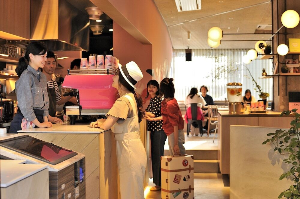 チェックイン / チェックアウト キオスク