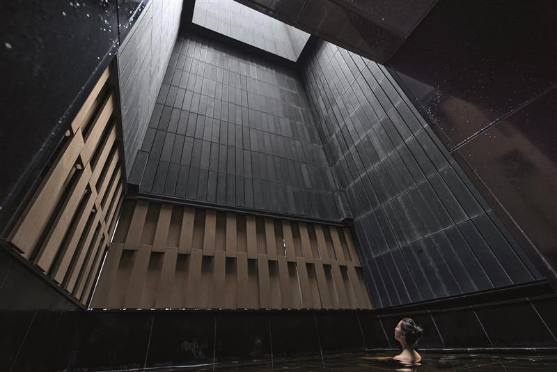 縁起が良い和のモチーフに囲まれて。情緒ある日本旅館で上質なステイを4044274