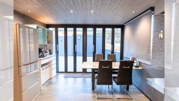 客室内のダイニングエリア / 19