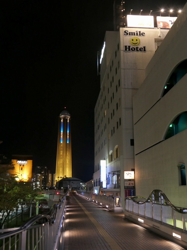 夜8時を過ぎると人通りが少ない