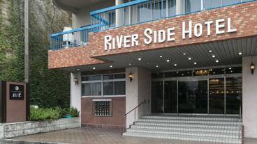 施設の入り口 / 27