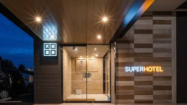 施設の入り口 / 32