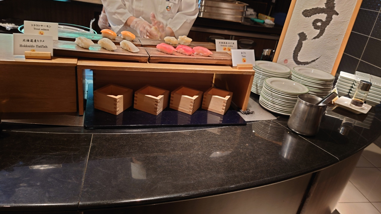 朝食ビュッフェ　作りたての握り寿司