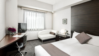 スタジオ ダブルベッド 1 台