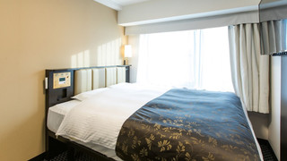 キングベッドルーム (2名利用) 禁煙室