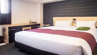 プレミア ダブルルーム キングベッド 1 台 禁煙