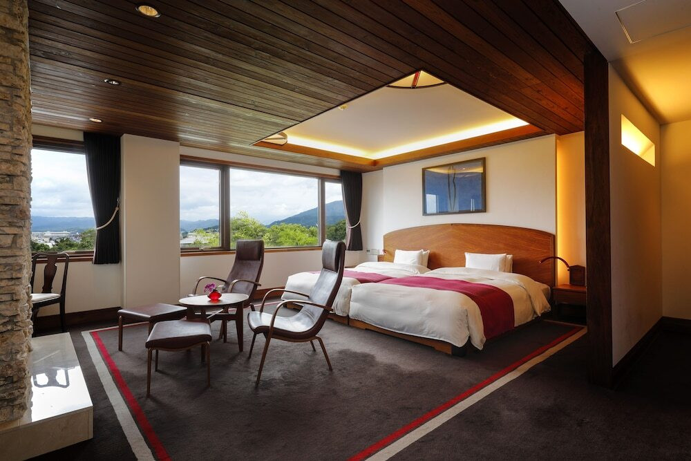 約110年の歴史を感じさせる「デザートカフェ長楽館」4757561