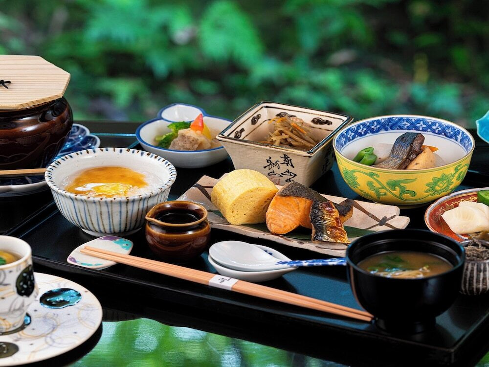 「螢」 料理 198382500 ☆小鉢、だし巻き玉子、焼鮭、焚き合わせ、香の物 ご飯、味噌汁