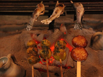 自分で釣った魚を囲炉裏焼きで。ほっこり過ごせる古民家宿3643692