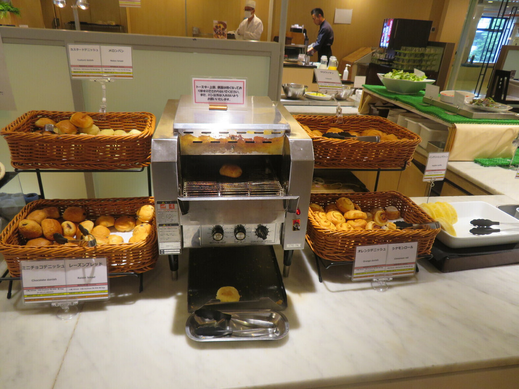 朝食／パンコーナー