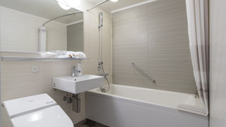 スタンダード ダブルルーム クイーンベッド 1 台 禁煙 (大人最大2名)