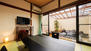 温泉岩風呂付き建て離れ: 和室二間[木蓮]国産和牛陶板焼き