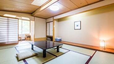 客室 / 9