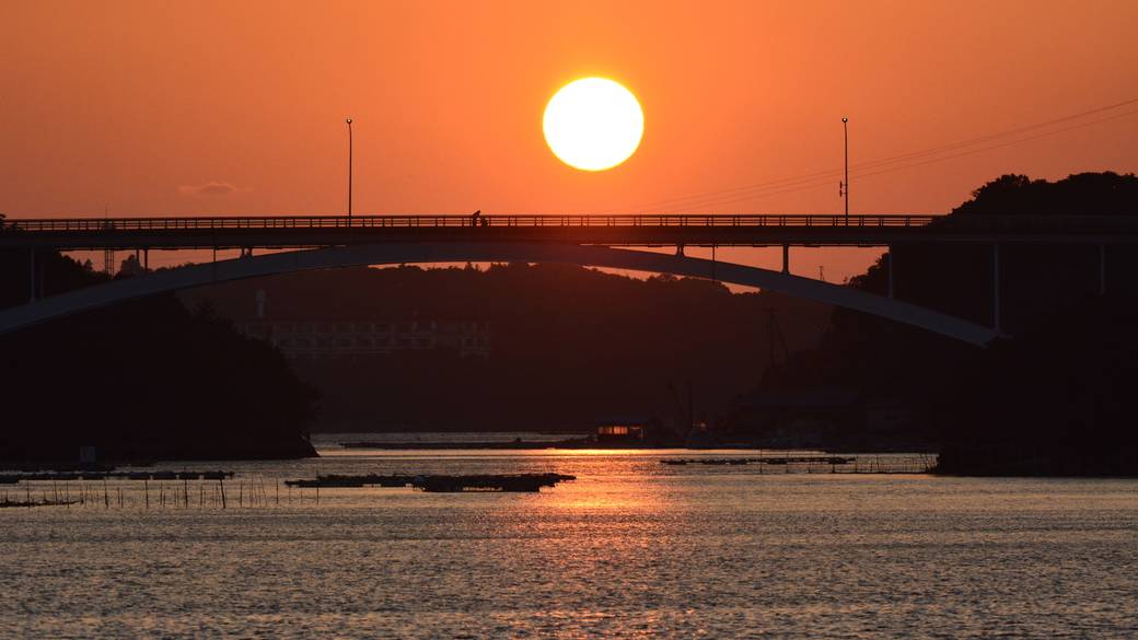 賢島大橋へ散策
夕陽の美しさに感動！ / 1