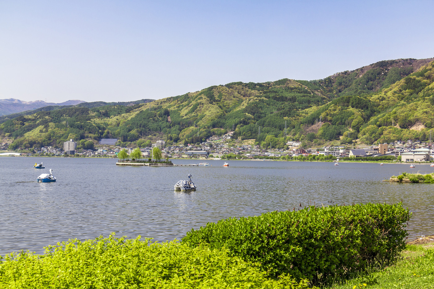 長野県　諏訪湖　諏訪市湖畔公園から